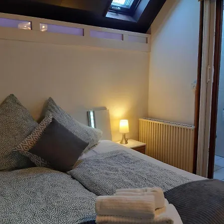 Wunderschoenes In Silbersee Mit Privatem Pool Frielendorf